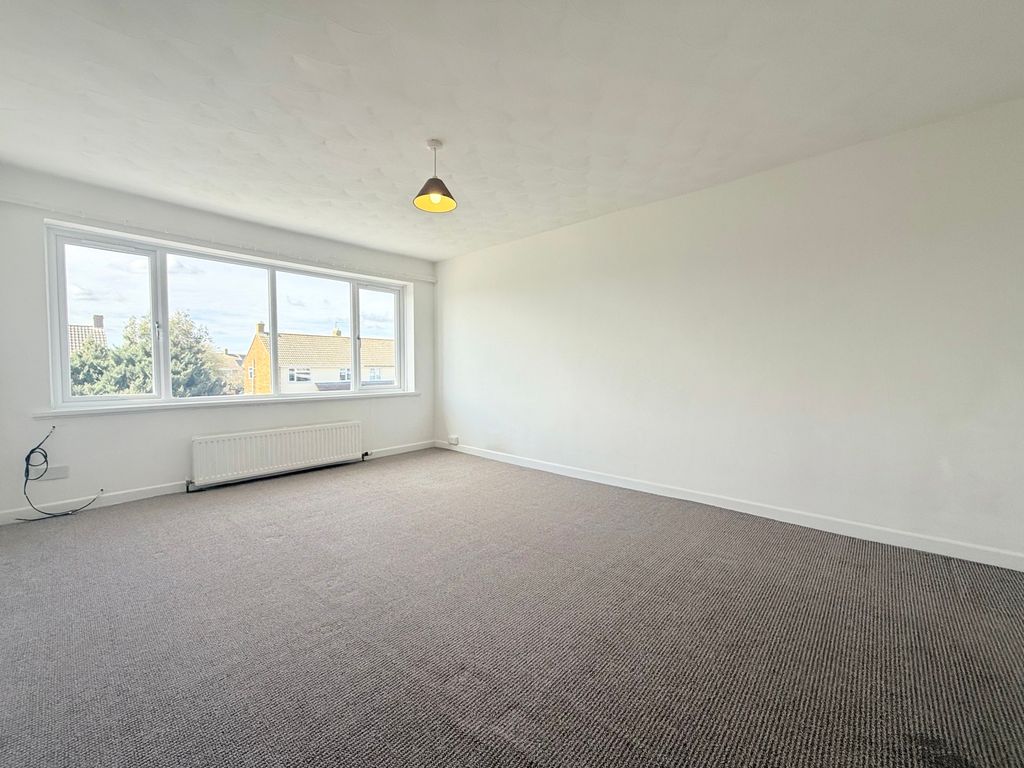 Property photo 3 of 9 Lounge