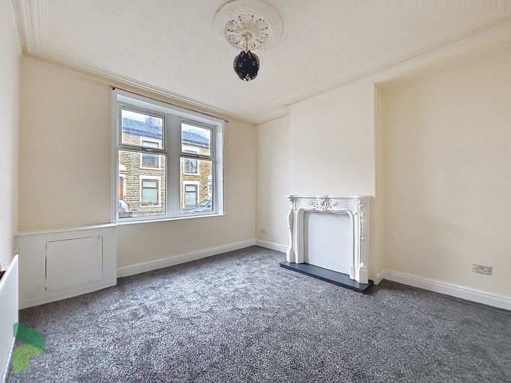 Property photo 3 of 14 Sitting Room