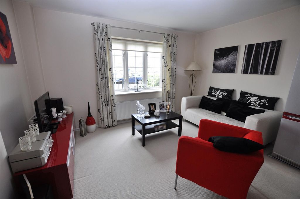 Property photo 2 of 9