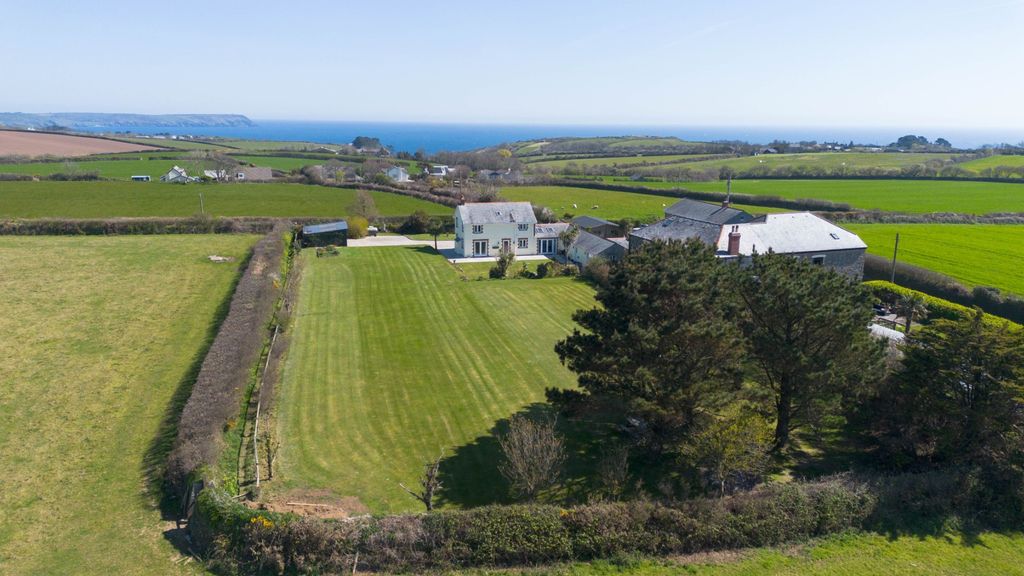 Property photo 2 of 30 40613313