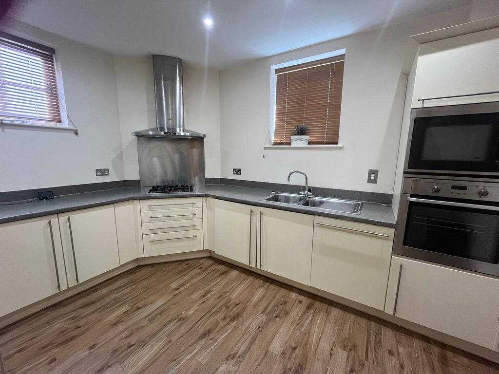 Property photo 2 of 12 Image