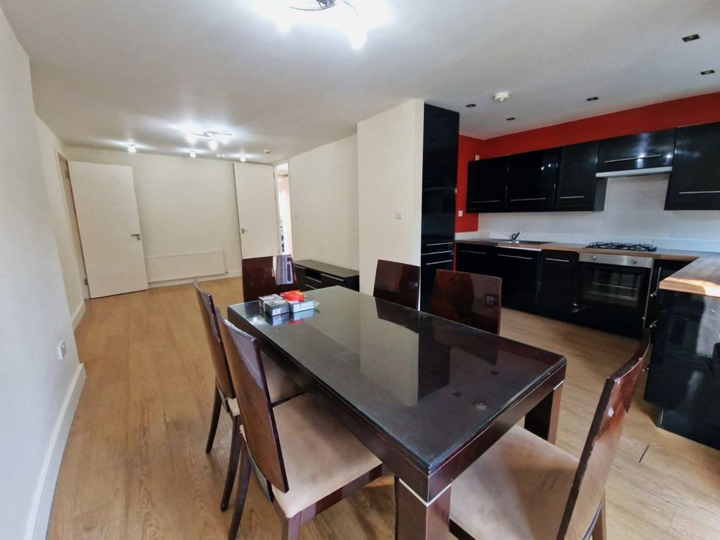 Property photo 3 of 10 Gallery