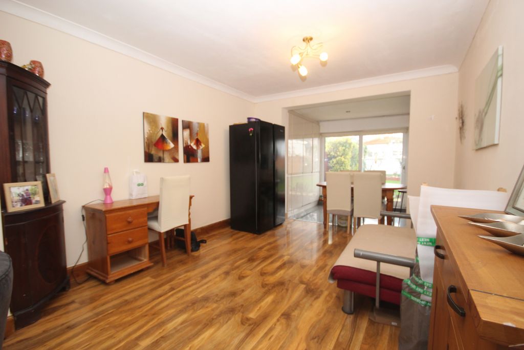 Property photo 3 of 12 Gallery