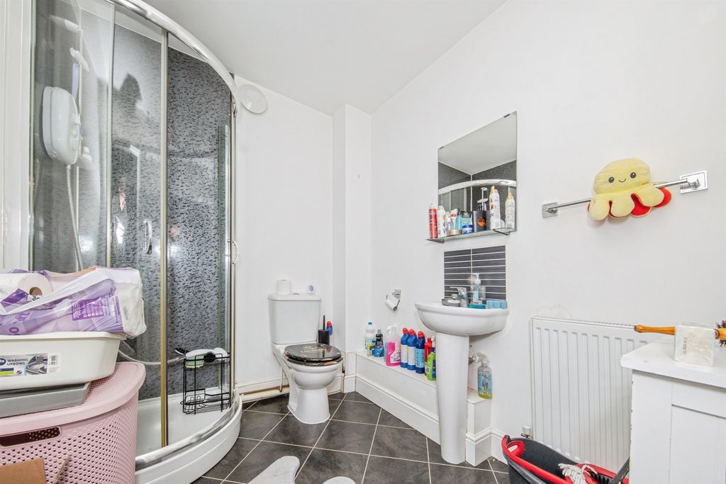 Property photo 3 of 18