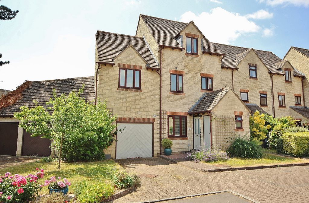 Property photo 1 of 26