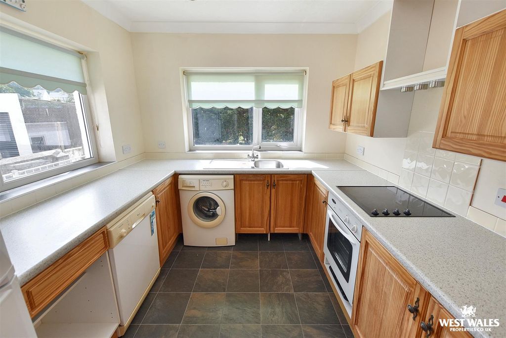 Property photo 3 of 19 6 (92).Jpg