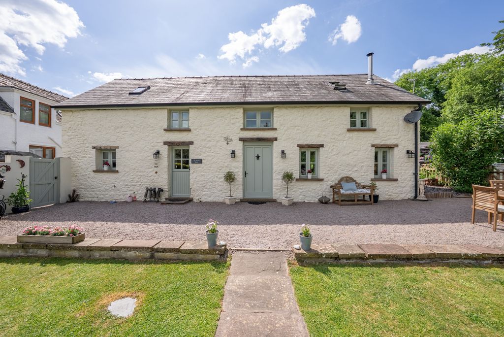 Property photo 1 of 40