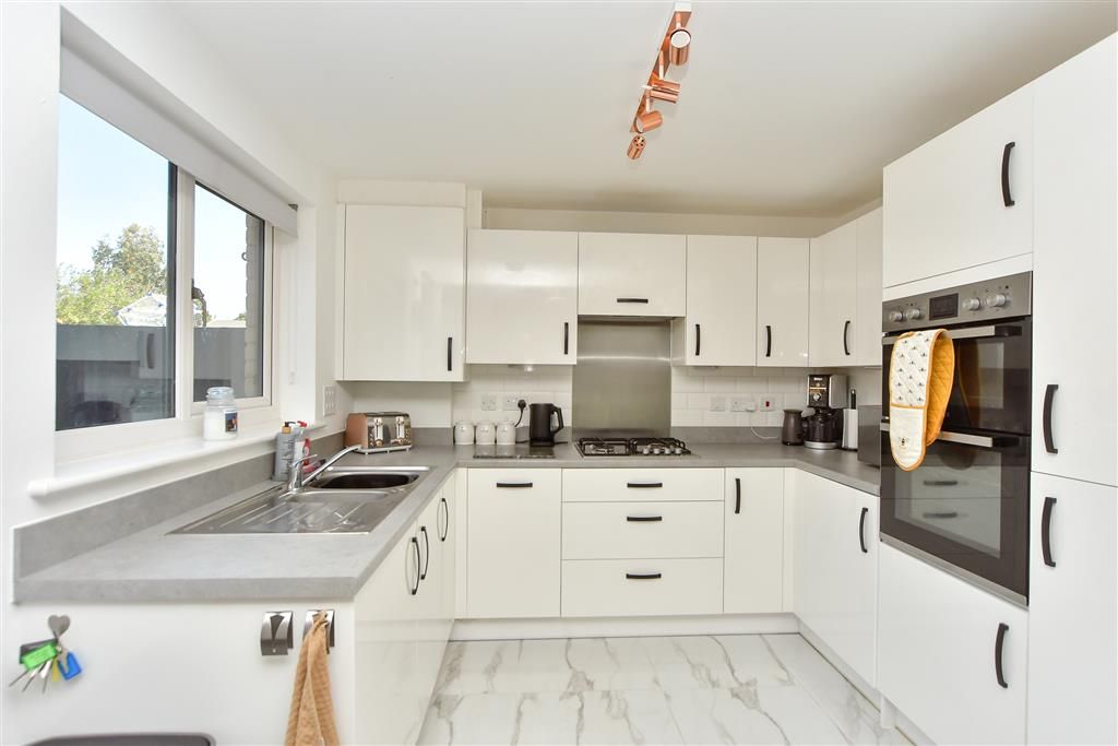 Property photo 3 of 11 Kitchen/Diner
