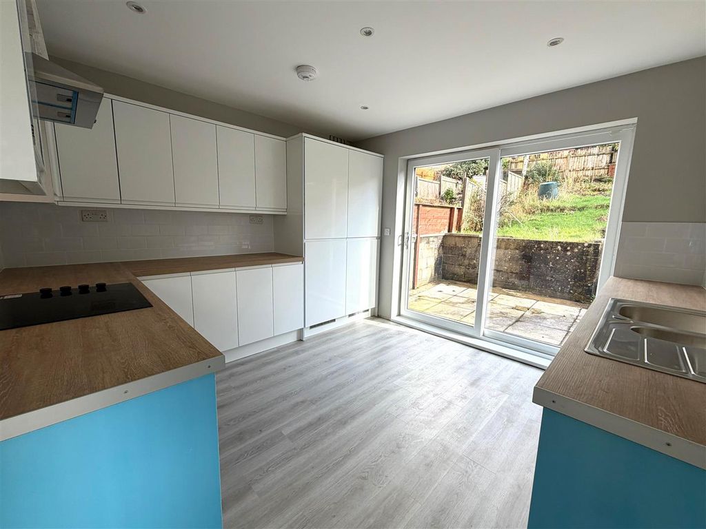 Property photo 2 of 21 Kitchen 2.Jpeg