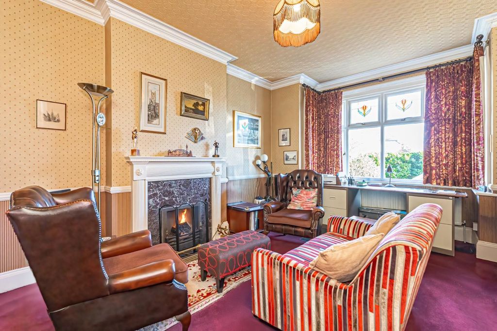 Property photo 2 of 32