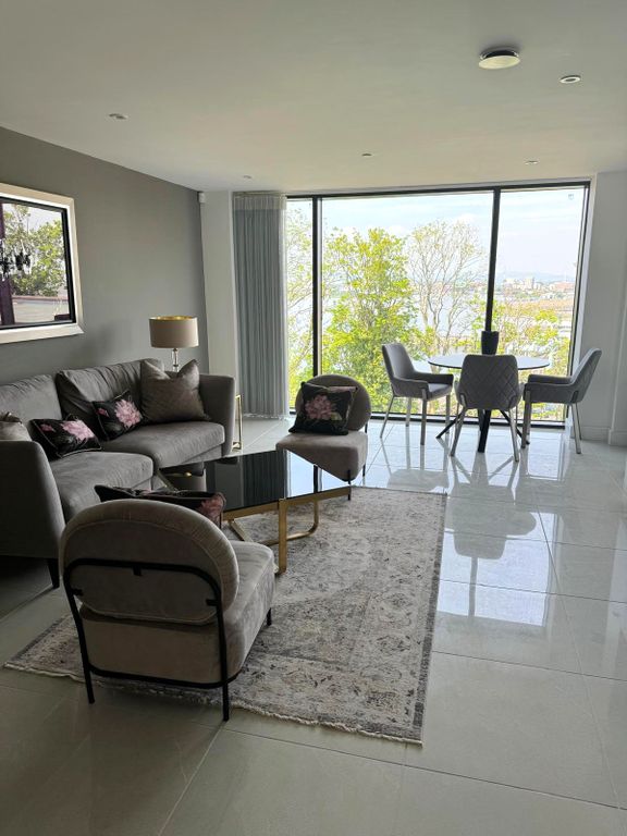 Property photo 1 of 14 Open Plan Living Room