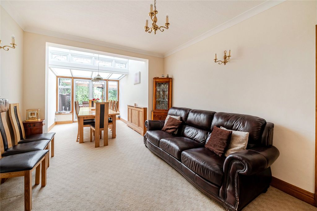 Property photo 2 of 29 Picture No. 16