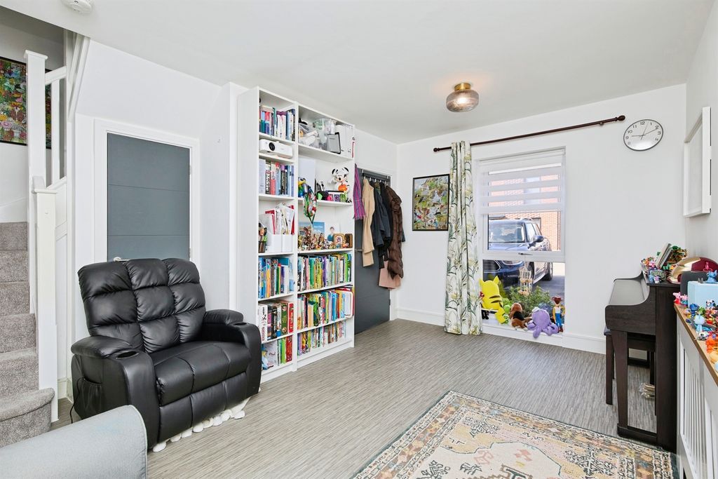 Property photo 3 of 17