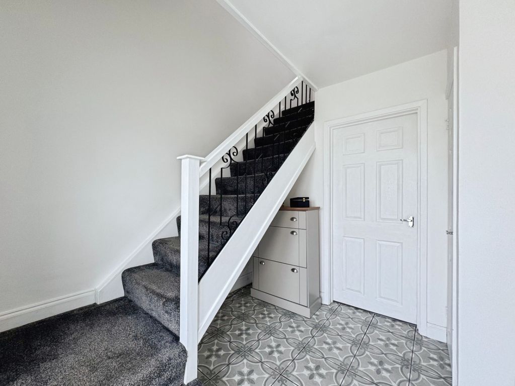 Property photo 2 of 19 3628454