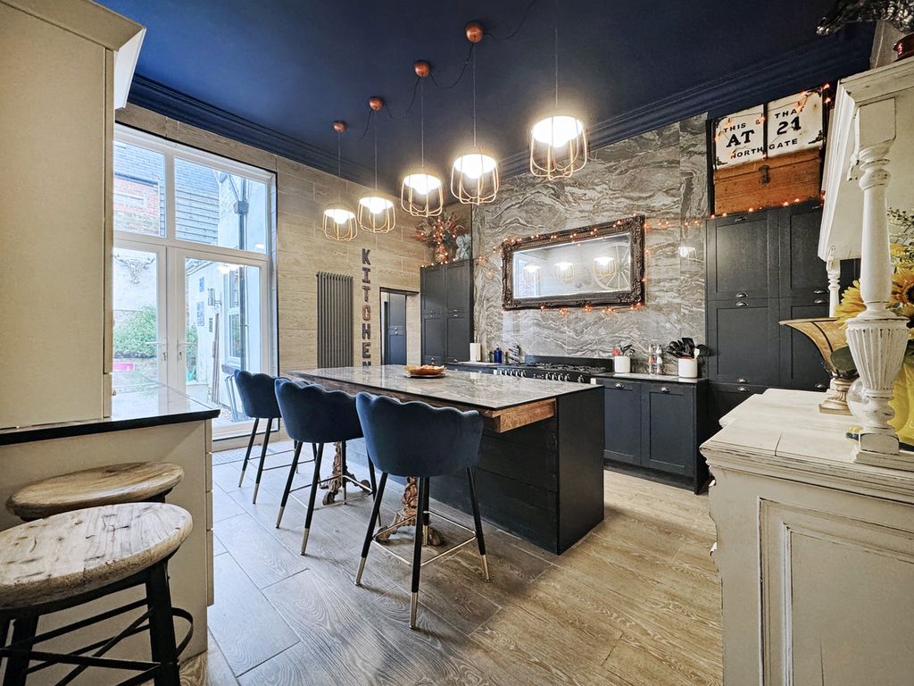 Property photo 3 of 50