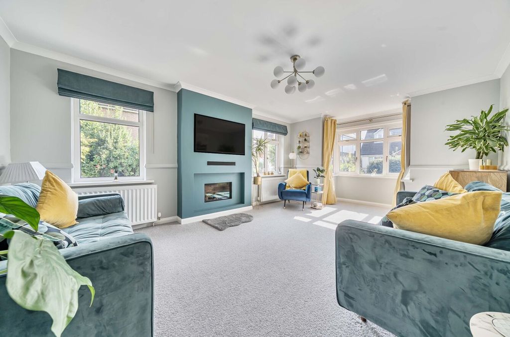 Property photo 2 of 22