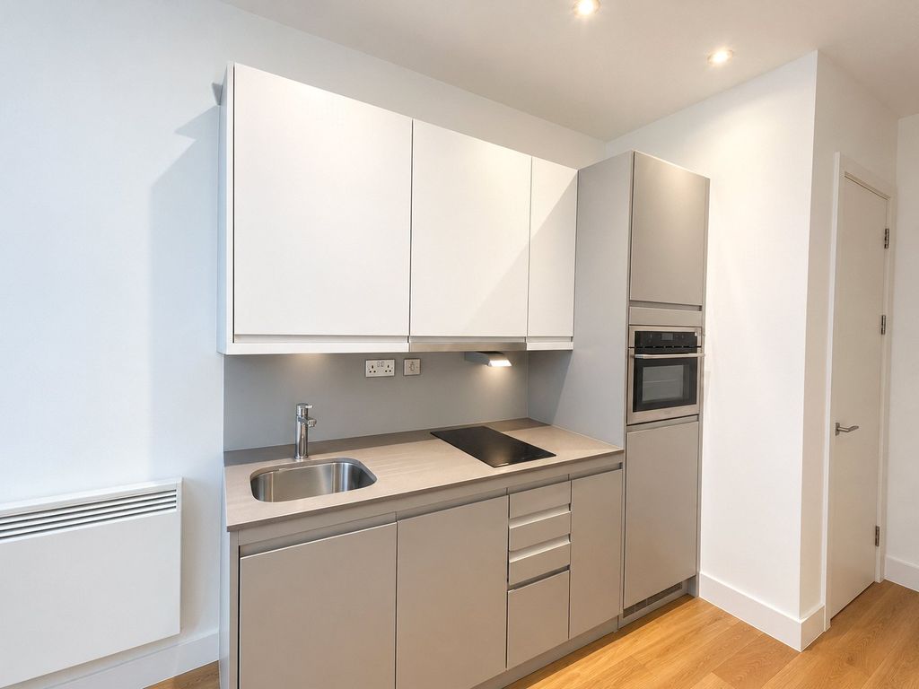 Property photo 3 of 6 Kitchen