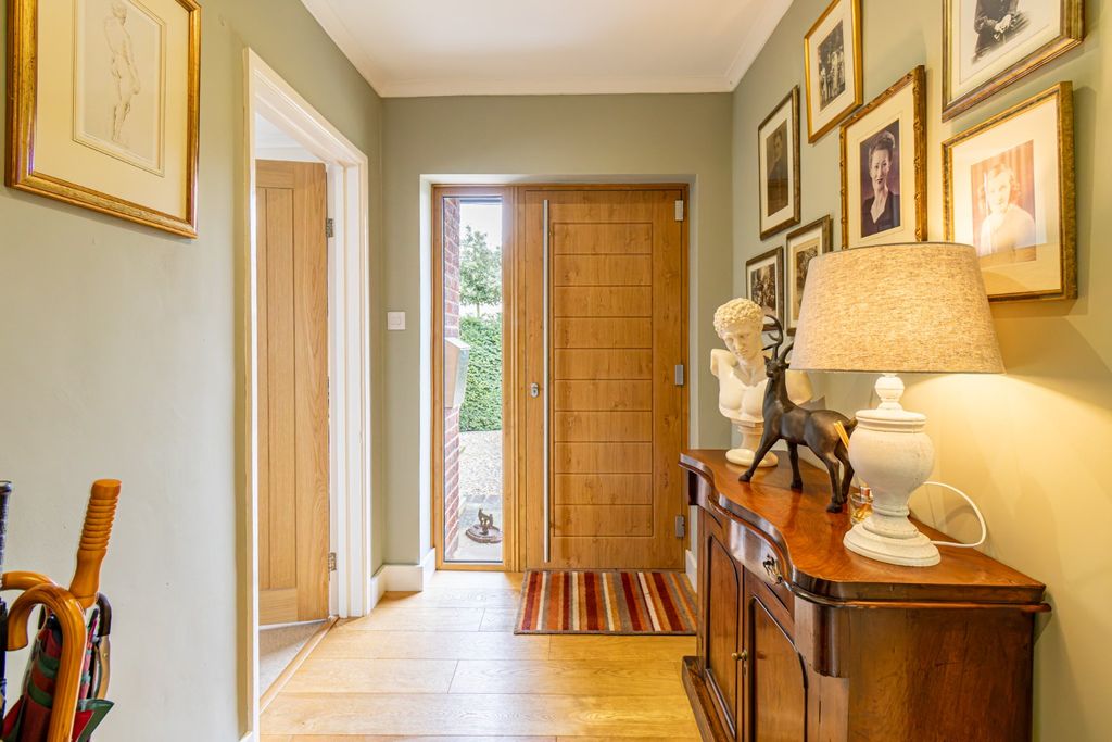 Property photo 2 of 42 4895811