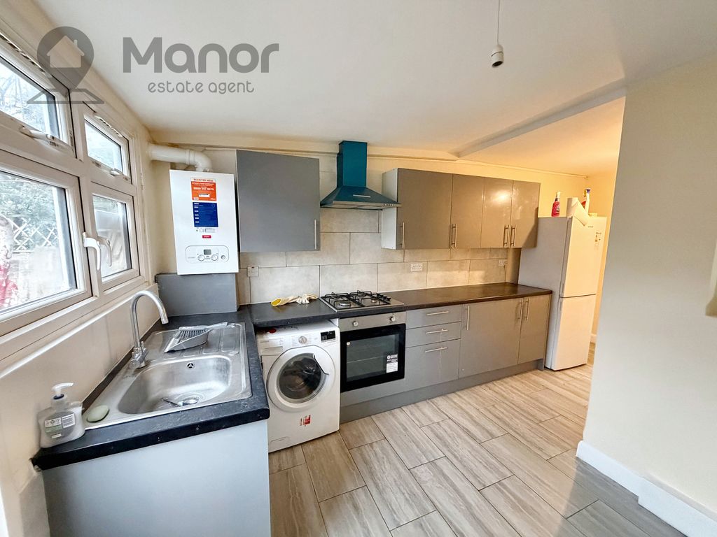 Property photo 3 of 10 Whatsapp Image 2025-11-23 At 00.39.11 (3)