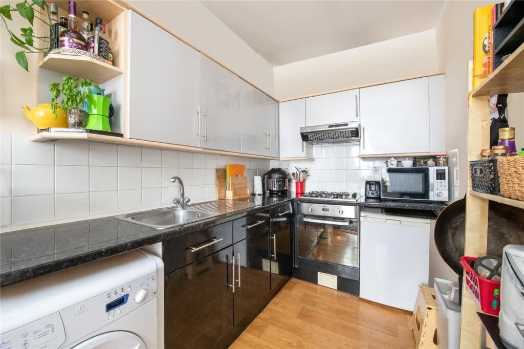 Property photo 3 of 5 Deppy Kitchen