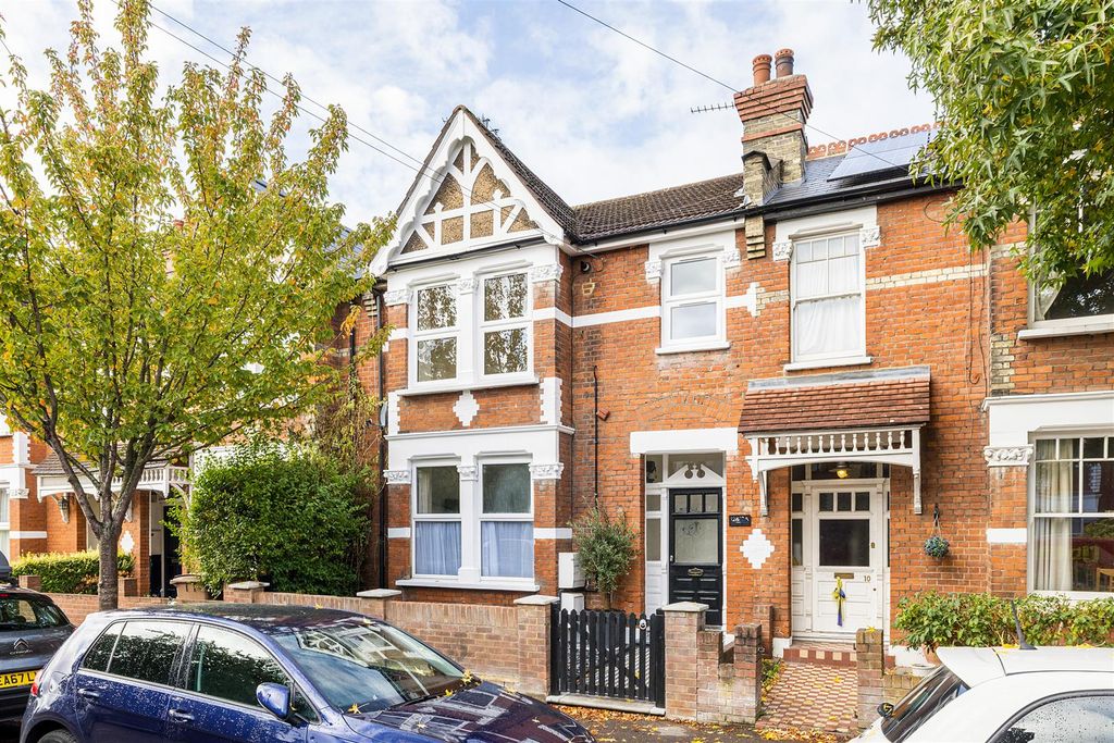 Property photo 1 of 17 Beech Hall Road, E4