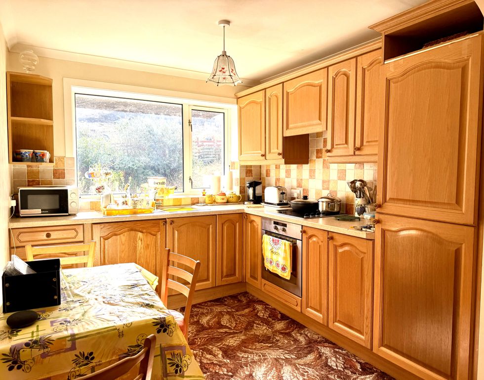 Property photo 3 of 29 Kitchen / Diner
