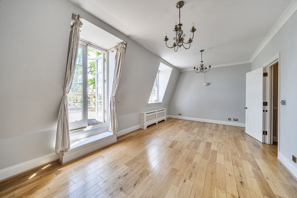 Property photo 2 of 20 16