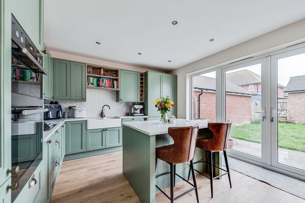 Property photo 2 of 20 Pbox-Img.Jpg