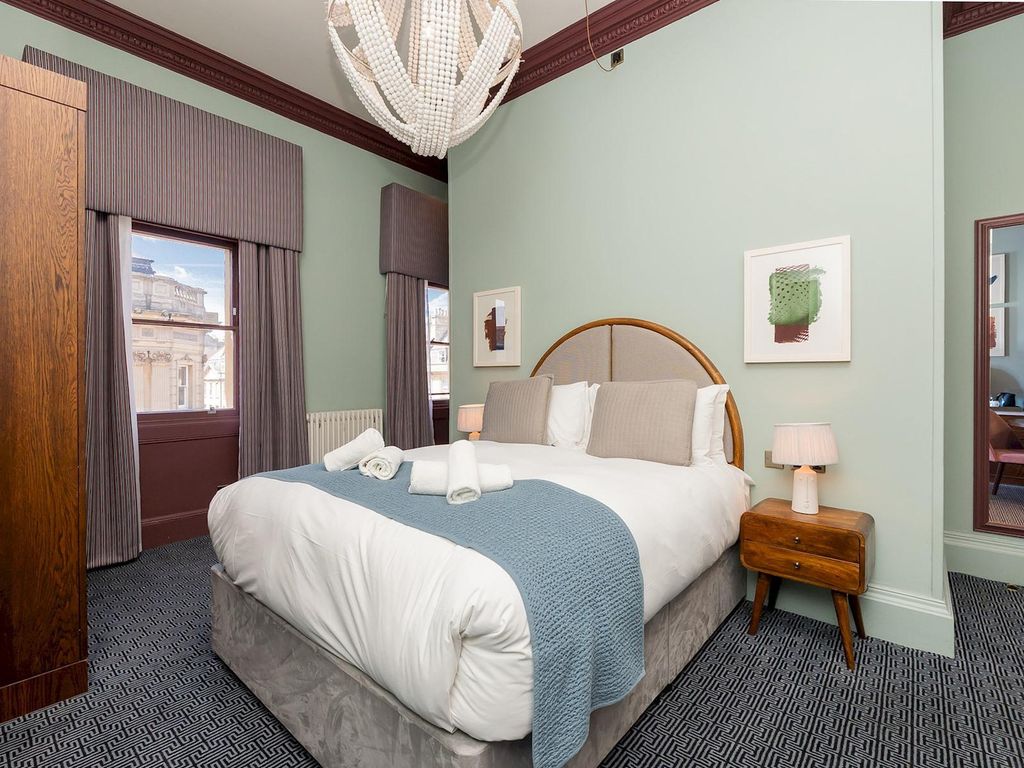 Property photo 1 of 12 Bedroom