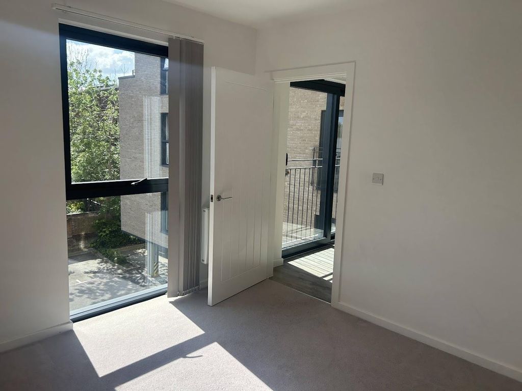 Property photo 2 of 6 Bedroom To Living Room Aston House.Jpg
