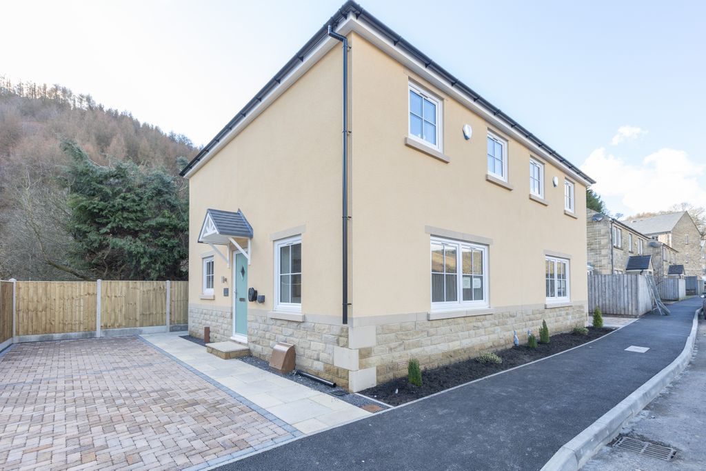 Property photo 1 of 12 External