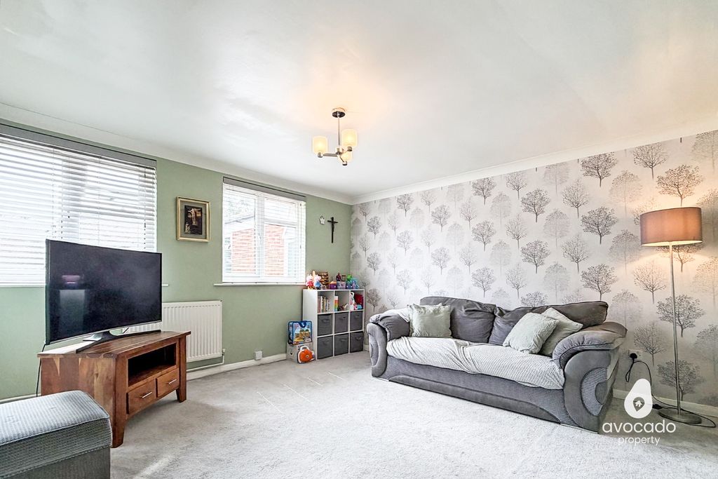 Property photo 2 of 11 5386271