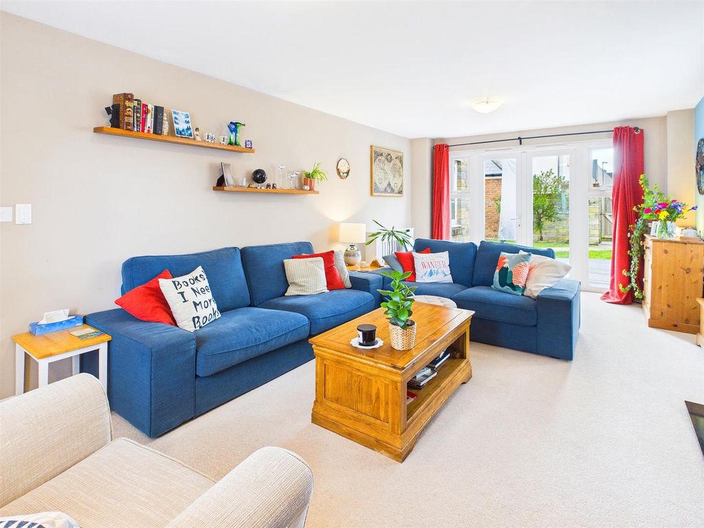 Property photo 2 of 23 Sitting Room