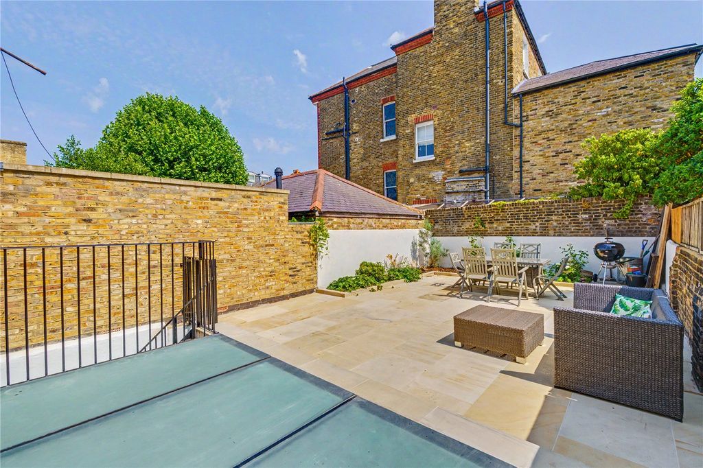 Property photo 2 of 23 Picture No. 36