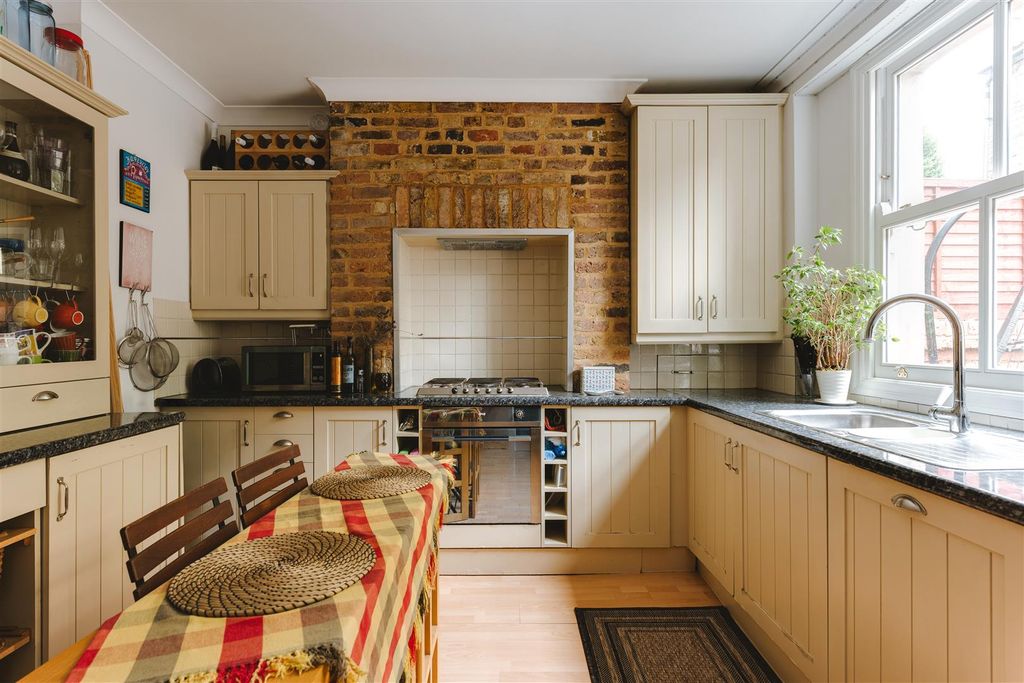 Property photo 3 of 33 Valentine Road-22.Jpg