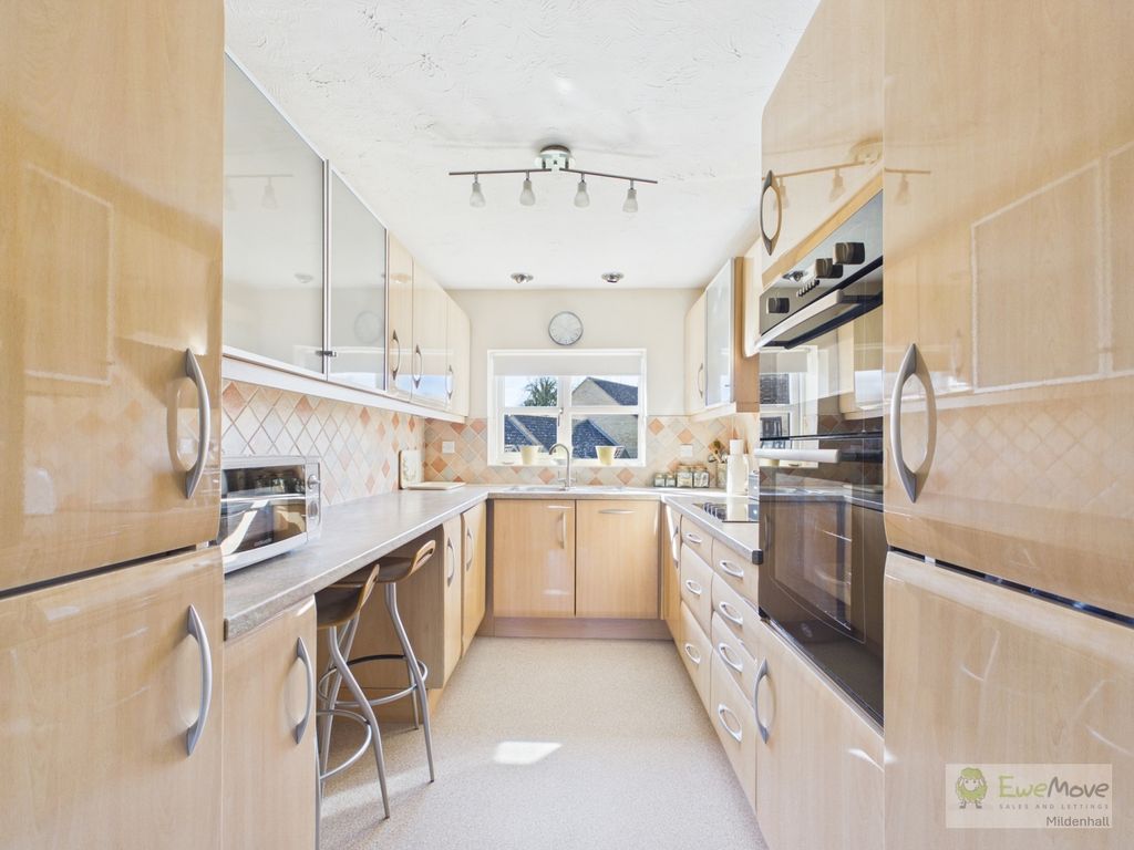 Property photo 2 of 12 Cam03603G0-Pr0063-Still009