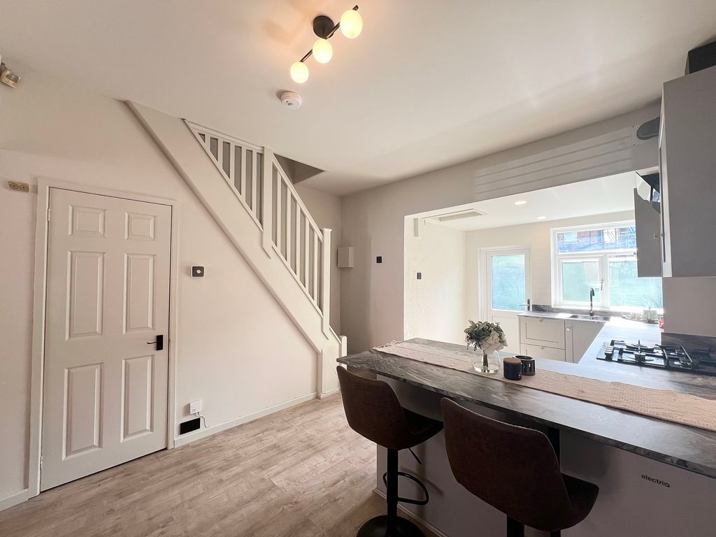 Property photo 2 of 16 Photo 11