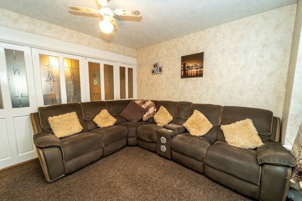 Property photo 3 of 55