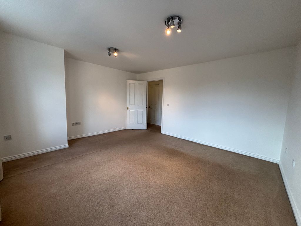 Property photo 3 of 12 Gallery