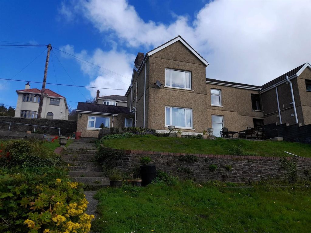Property photo 3 of 24
