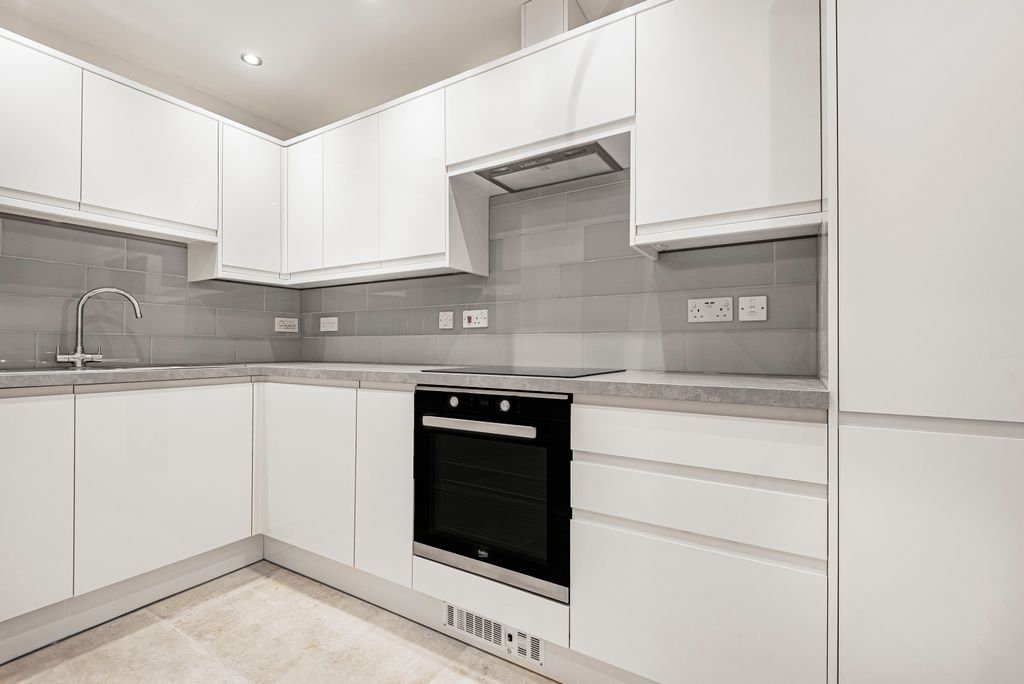 Property photo 2 of 9 Photo 02