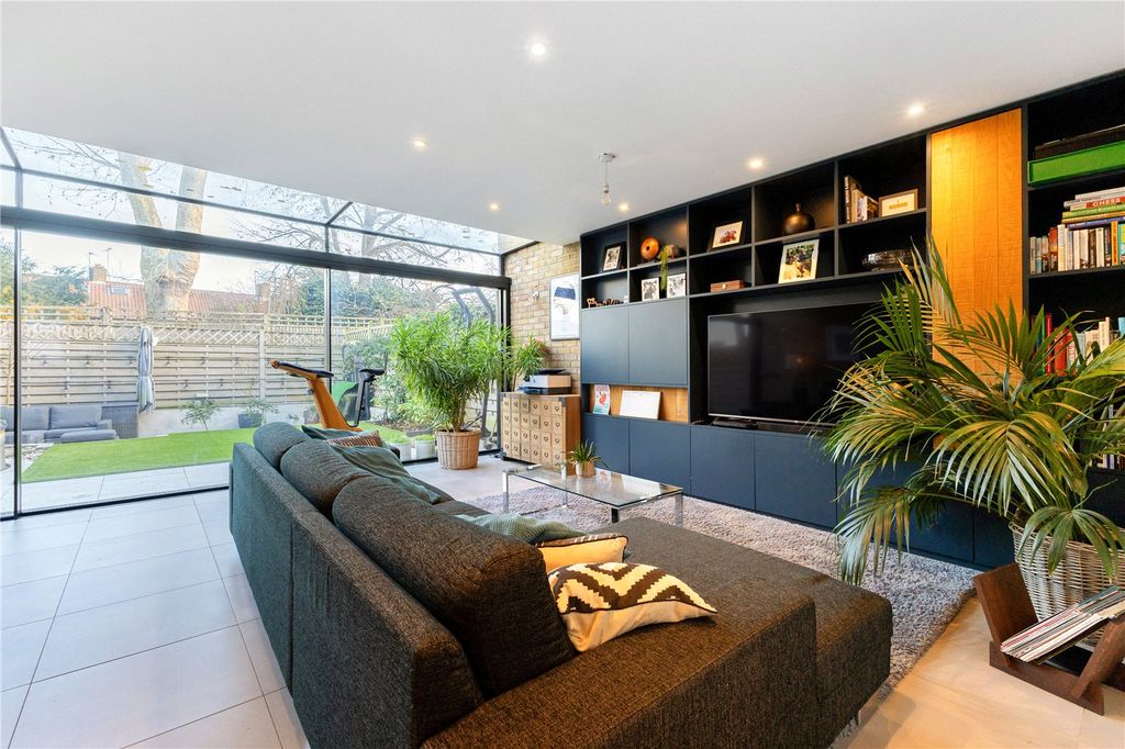 Property photo 2 of 17 Reception Room