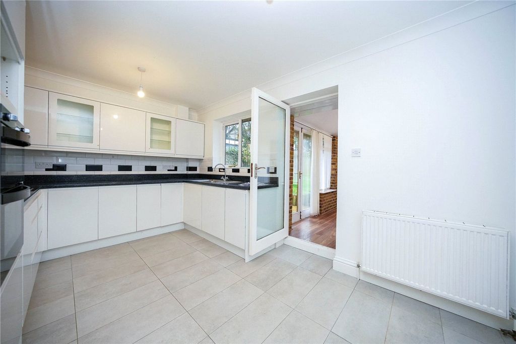 Property photo 2 of 11 Picture No. 03