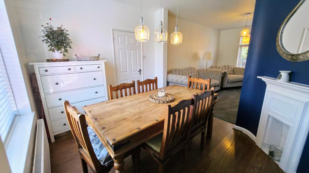 Property photo 3 of 23 Lounge Diner