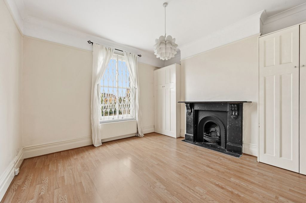 Property photo 2 of 10 Picture No. 24