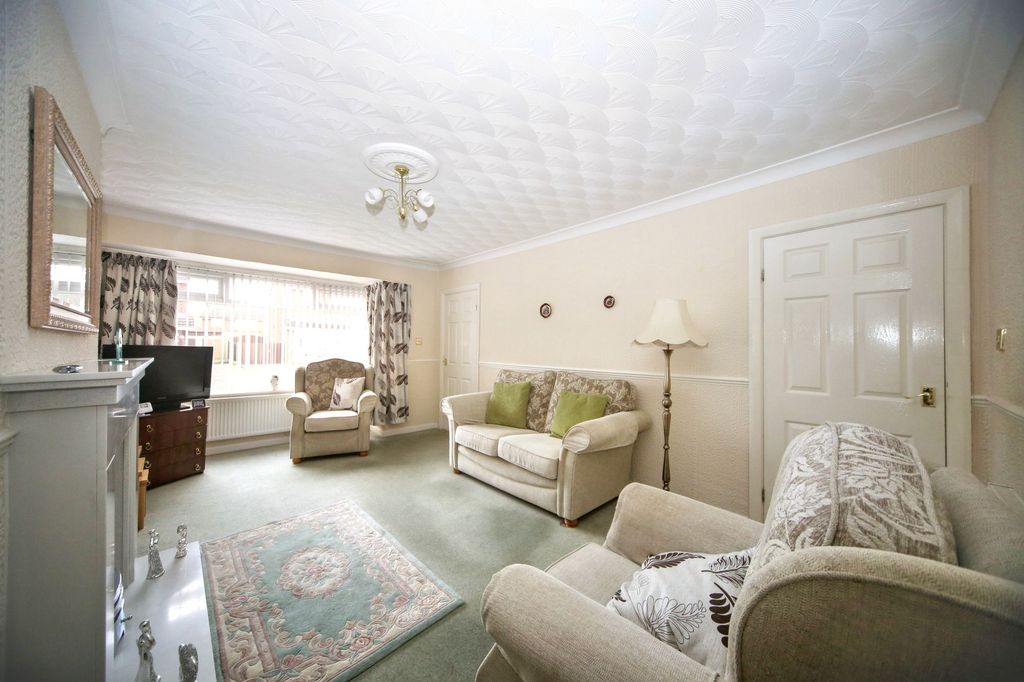 Property photo 2 of 25