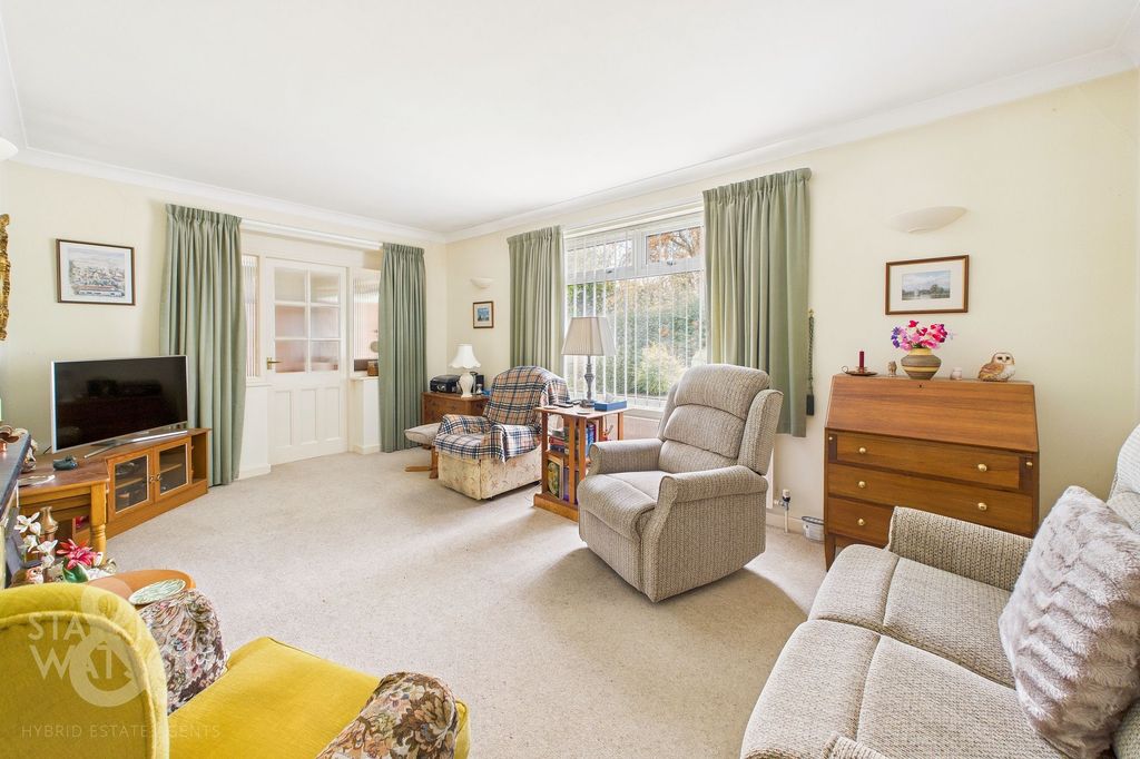 Property photo 2 of 23