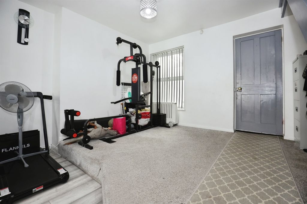 Property photo 2 of 17