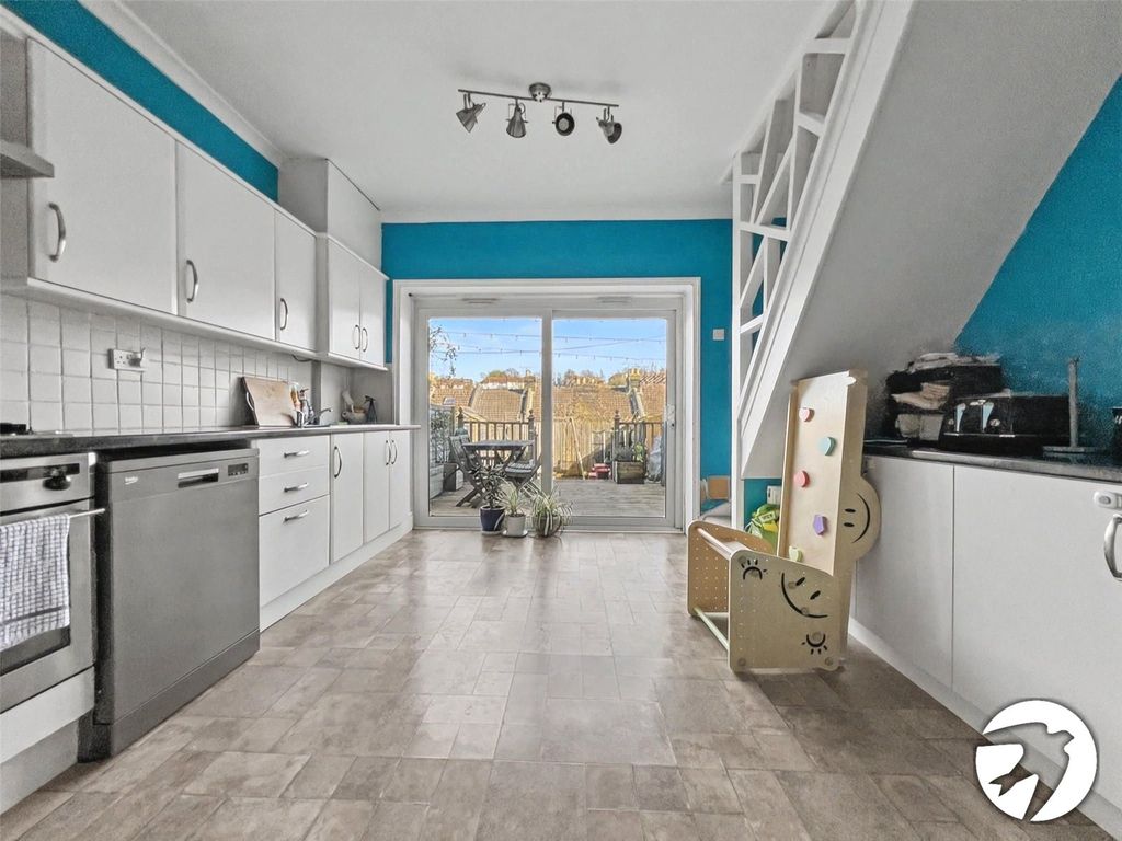 Property photo 2 of 14 Kitchen