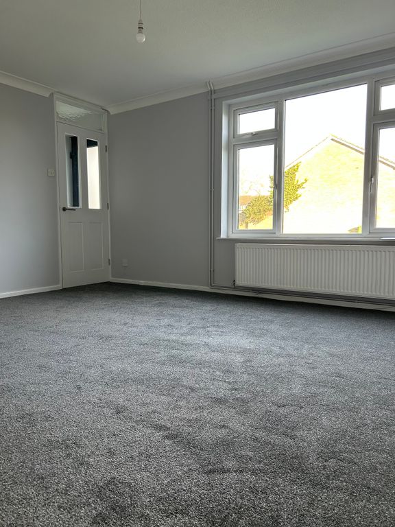 Property photo 2 of 37 Lounge